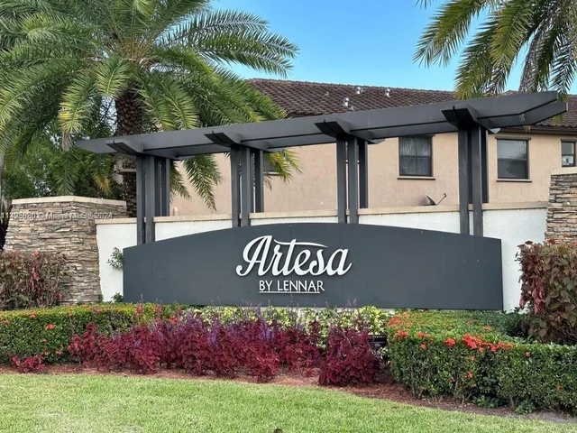 11477 SW 250th St, Homestead FL 33032