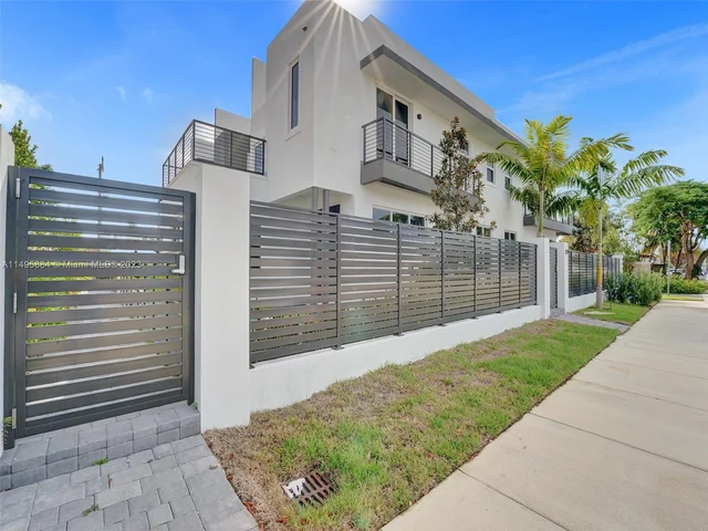 1220-6 NE 15th Ave # 4, Fort Lauderdale FL 33304
