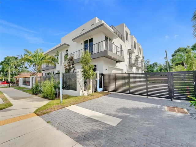 1220-6 NE 15th Ave # 4, Fort Lauderdale FL 33304