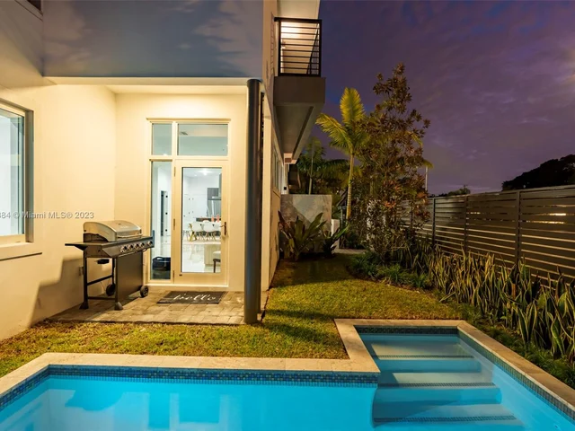 1220-6 NE 15th Ave # 4, Fort Lauderdale FL 33304