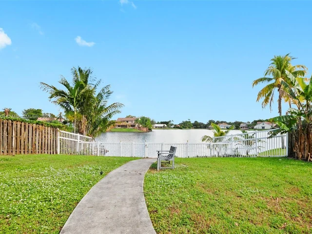 2685 Bass Way, Cooper City FL 33026