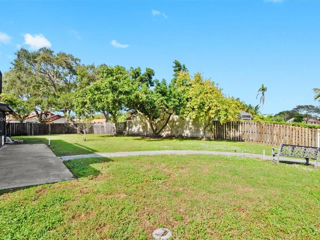 2685 Bass Way, Cooper City FL 33026