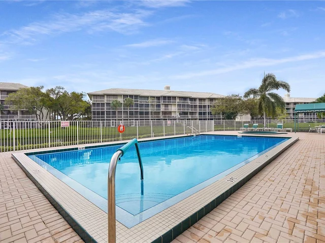 6121 Balboa Cir # 301, Boca Raton FL 33433