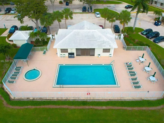 6121 Balboa Cir # 301, Boca Raton FL 33433