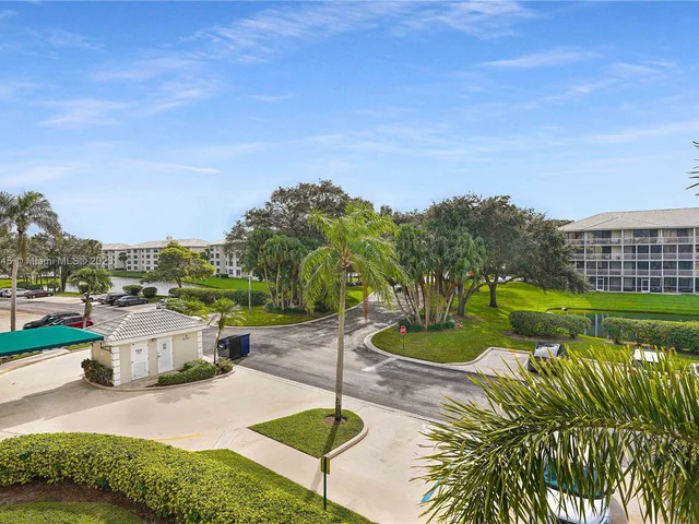 6121 Balboa Cir # 301, Boca Raton FL 33433