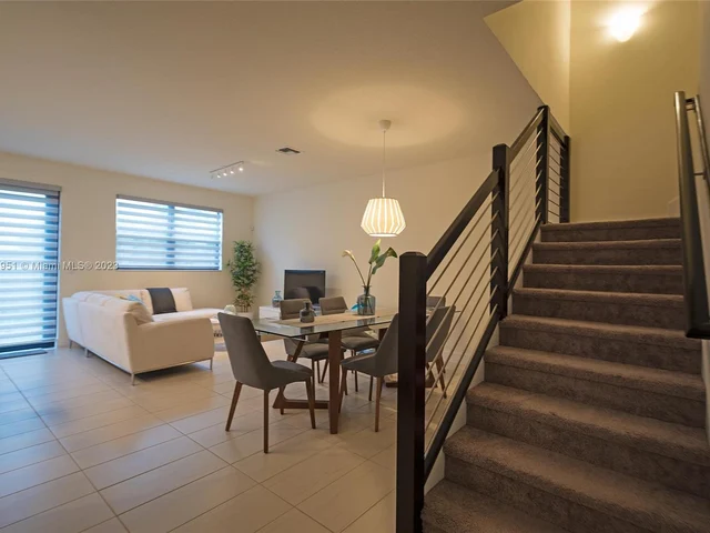 7925 NW 105th ct # 7925, Miami FL 33178