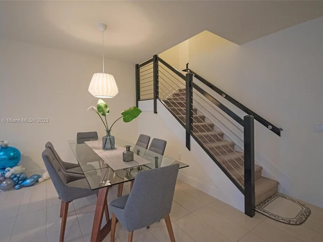 7925 NW 105th ct # 7925, Miami FL 33178