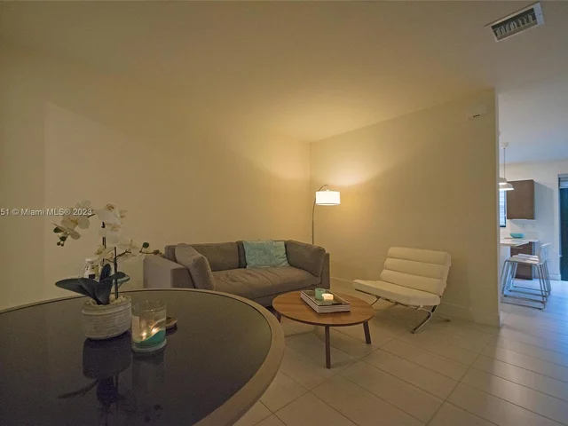 7925 NW 105th ct # 7925, Miami FL 33178