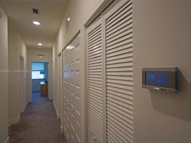 7925 NW 105th ct # 7925, Miami FL 33178