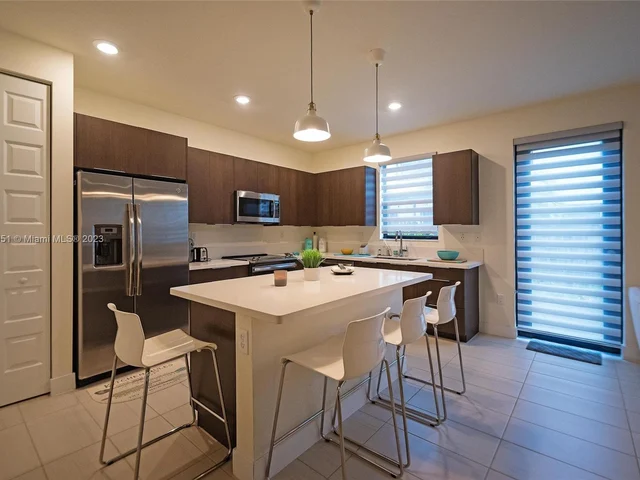 7925 NW 105th ct # 7925, Miami FL 33178