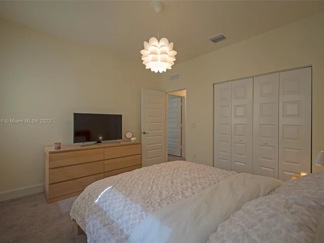 7925 NW 105th ct # 7925, Miami FL 33178