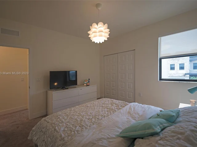 7925 NW 105th ct # 7925, Miami FL 33178