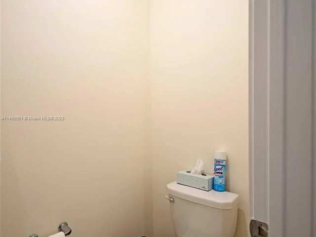 7925 NW 105th ct # 7925, Miami FL 33178