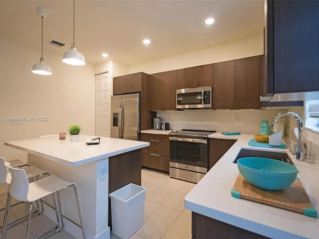 7925 NW 105th ct # 7925, Miami FL 33178