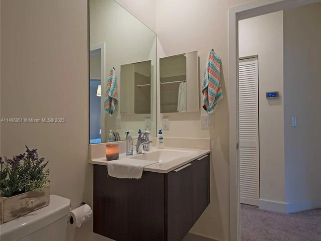 7925 NW 105th ct # 7925, Miami FL 33178