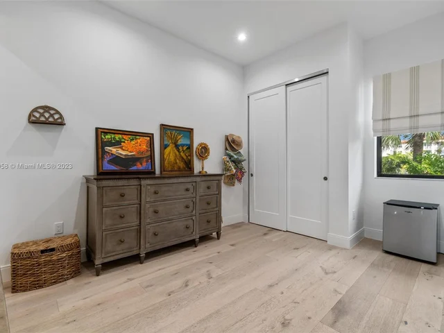 4482 NW 80th Ave, Doral FL 33166