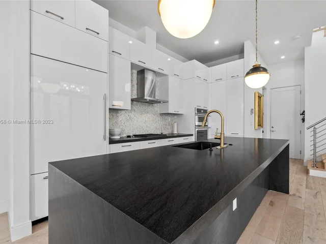 4482 NW 80th Ave, Doral FL 33166