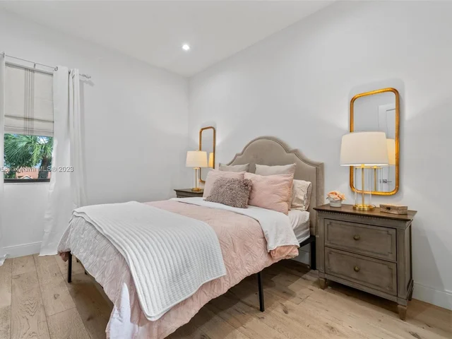 4482 NW 80th Ave, Doral FL 33166