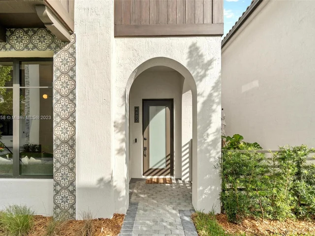4482 NW 80th Ave, Doral FL 33166
