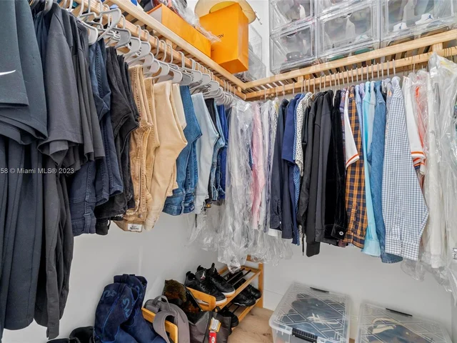 4482 NW 80th Ave, Doral FL 33166