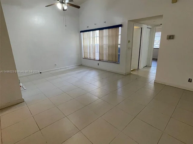 7412 NW 34th St, Lauderhill FL 33319