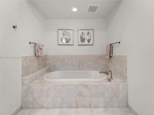 50 S Pointe Dr # 1706, Miami Beach FL 33139