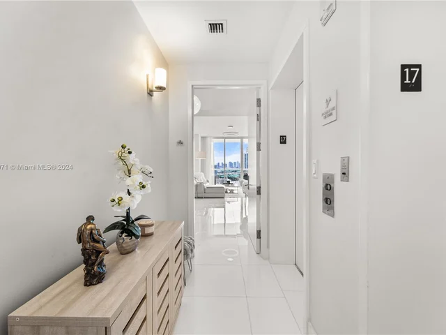 50 S Pointe Dr # 1706, Miami Beach FL 33139
