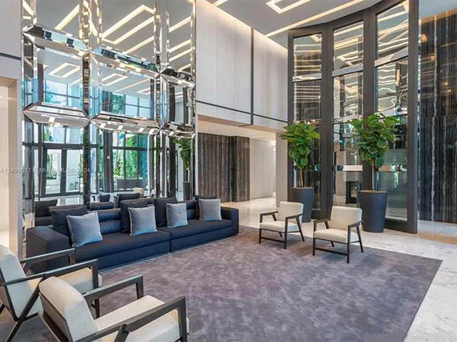 50 S Pointe Dr # 1706, Miami Beach FL 33139