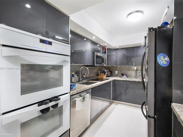 1001 91st St # 303, Bay Harbor Islands FL 33154