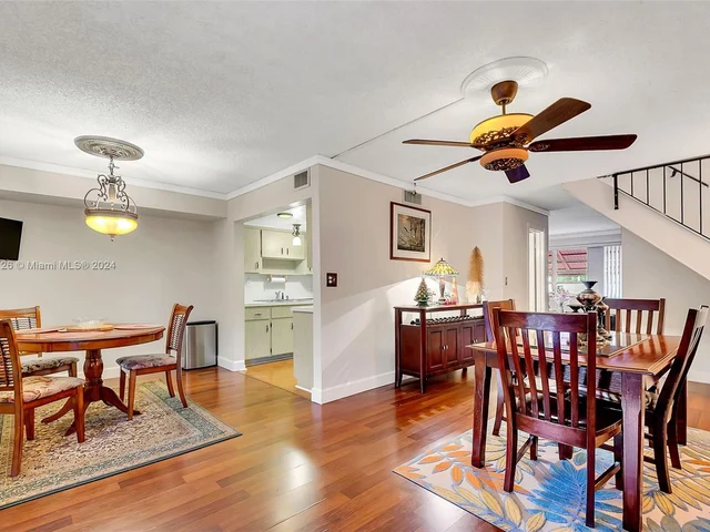 7175 Nova Dr # 405, Davie FL 33317