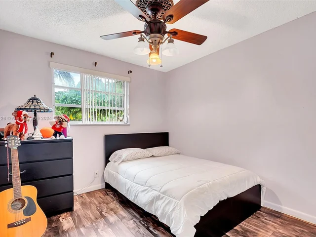 7175 Nova Dr # 405, Davie FL 33317