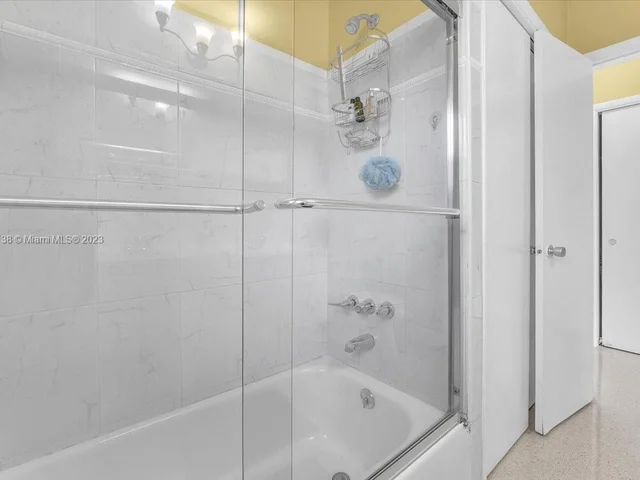 952 Hollywood Blvd, Hollywood FL 33019