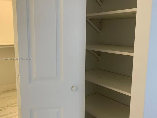 251 174th St # 1015, Sunny Isles Beach FL 33160