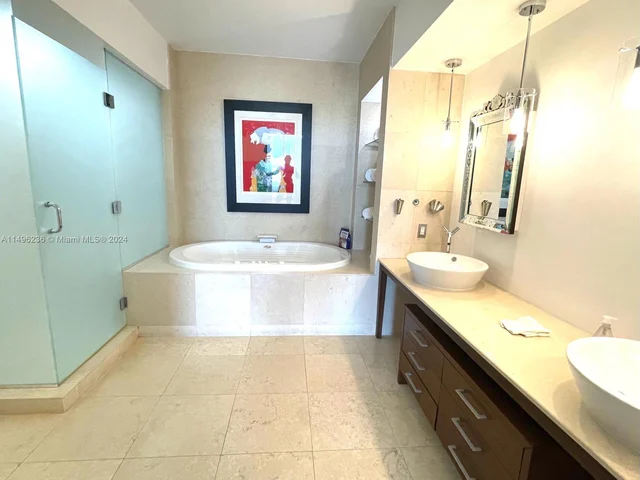 450 Alton Rd # 2310, Miami Beach FL 33139