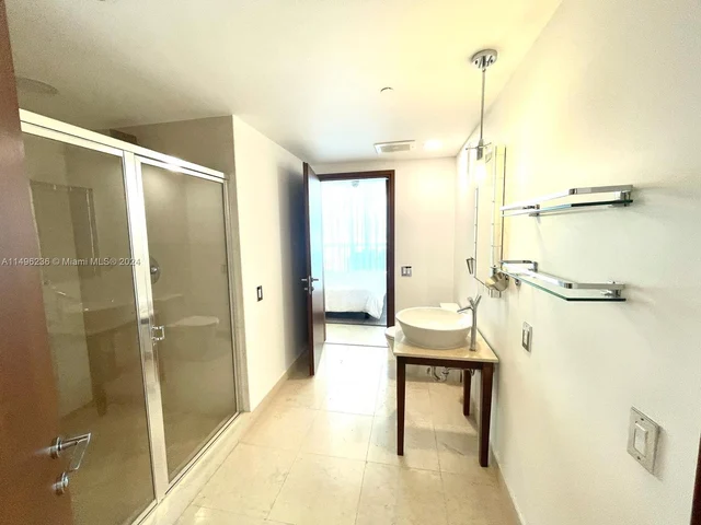 450 Alton Rd # 2310, Miami Beach FL 33139