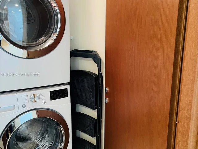 450 Alton Rd # 2310, Miami Beach FL 33139