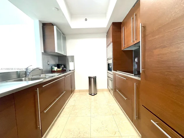 450 Alton Rd # 2310, Miami Beach FL 33139