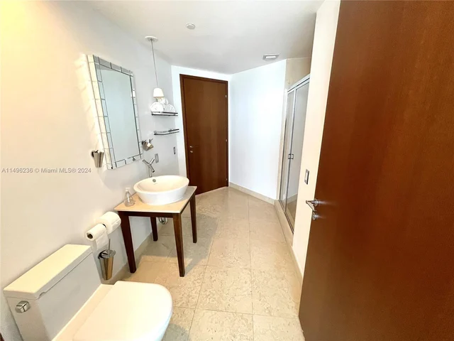 450 Alton Rd # 2310, Miami Beach FL 33139