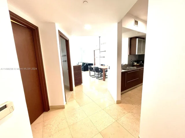 450 Alton Rd # 2310, Miami Beach FL 33139