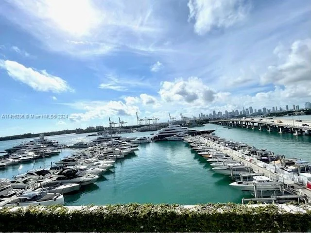 450 Alton Rd # 2310, Miami Beach FL 33139