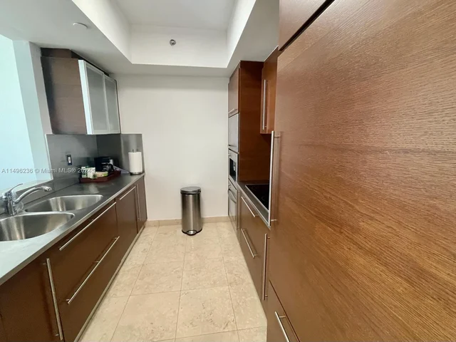 450 Alton Rd # 2310, Miami Beach FL 33139