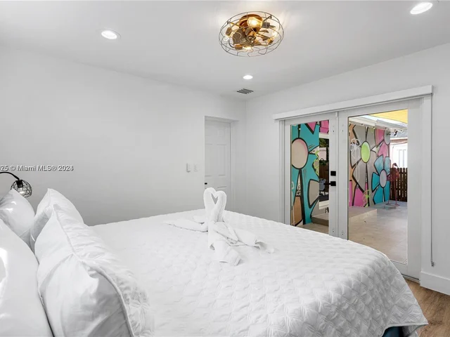 39 NW 49th St, Miami FL 33127