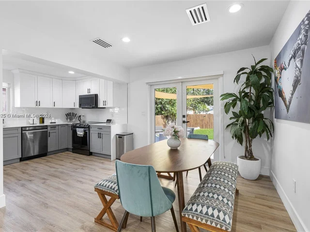 39 NW 49th St, Miami FL 33127