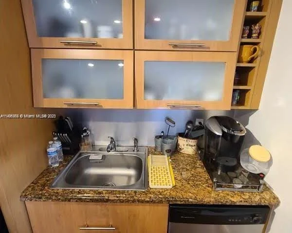 1220 Alton Rd # 202, Miami Beach FL 33139