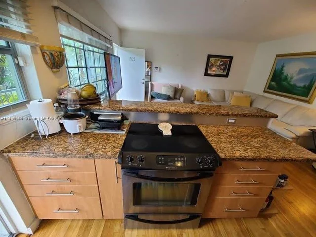 1220 Alton Rd # 202, Miami Beach FL 33139