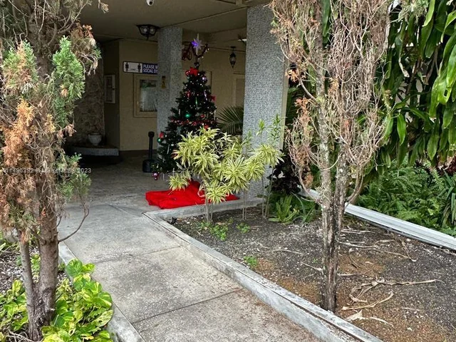 1475 NE 125th Ter # B, North Miami FL 33161