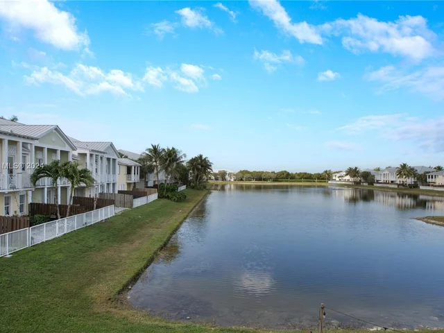 7508 NW 107th Pl # 7508, Doral FL 33178