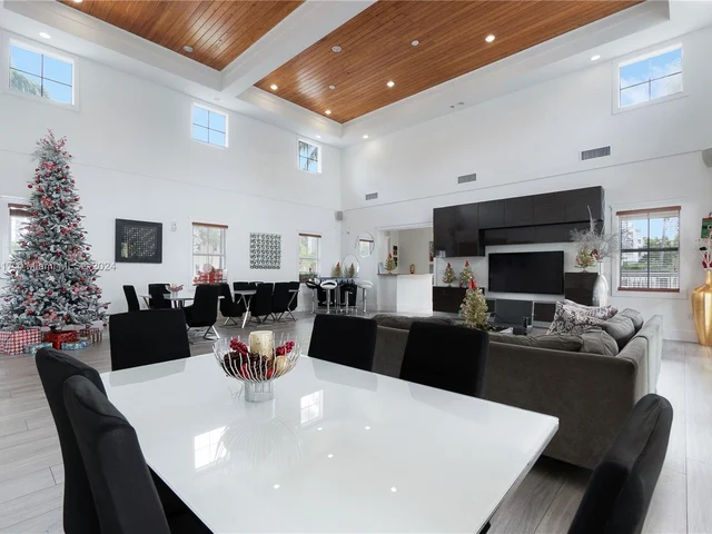 7508 NW 107th Pl # 7508, Doral FL 33178