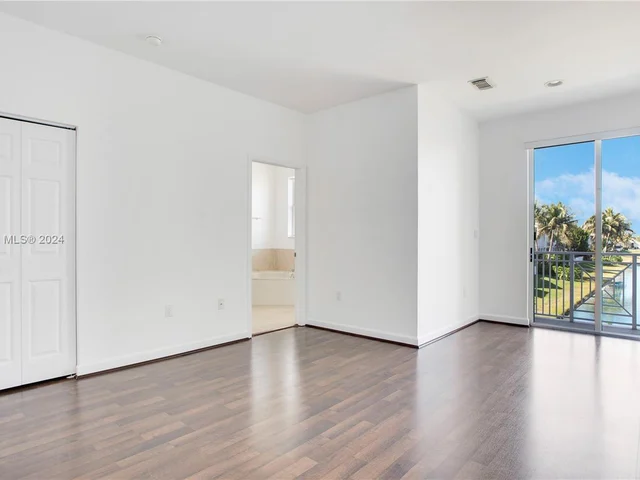 7508 NW 107th Pl # 7508, Doral FL 33178