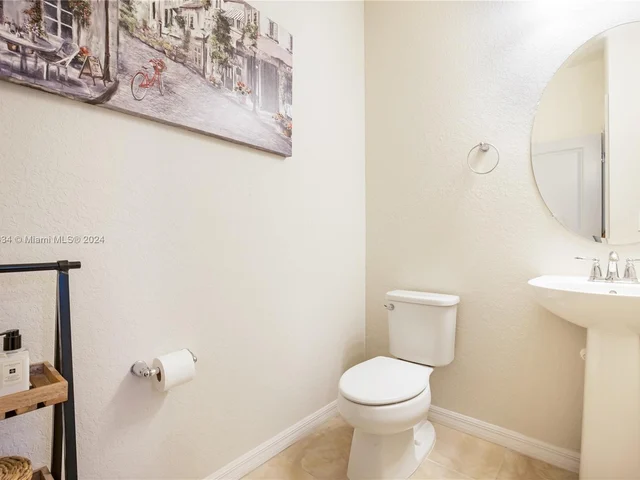 1595 Myrtle Oak Ter, Hollywood FL 33021